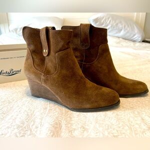Brown suede pull on wedge booties! Like new. Size 8